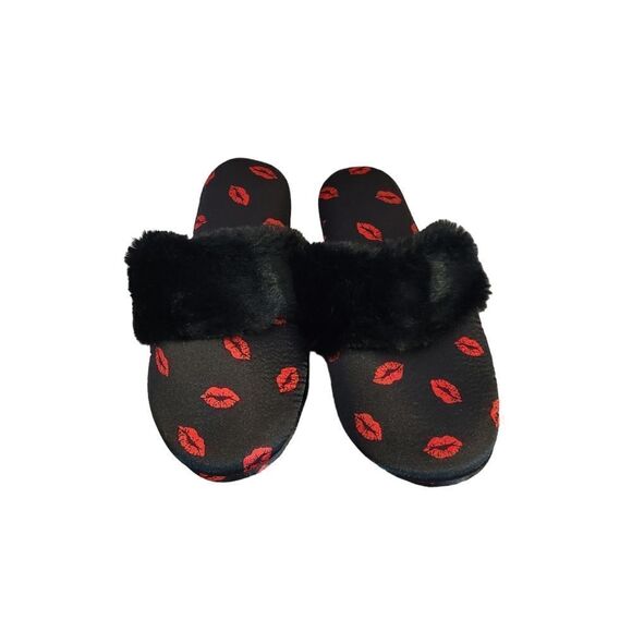 INC International Concepts Womens Faux-Fur-Trim Gift Bag Kissed Lips - Picture 1 of 6